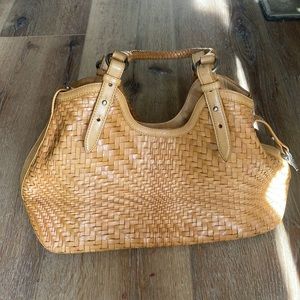 Beautiful Cole Haan handbag to inside pockets one zippered section